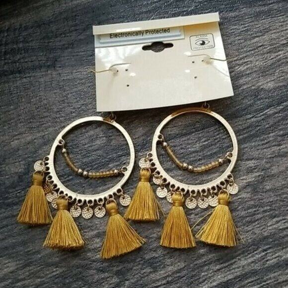 Sophia & Kate Gold Tone Beaded Tassel Dangle Post Earrings NEW - Picture 3 of 4